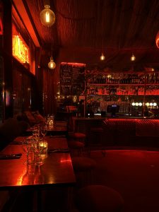 Vinbar FOLK och Folkteatern på Järntorget, Göteborg